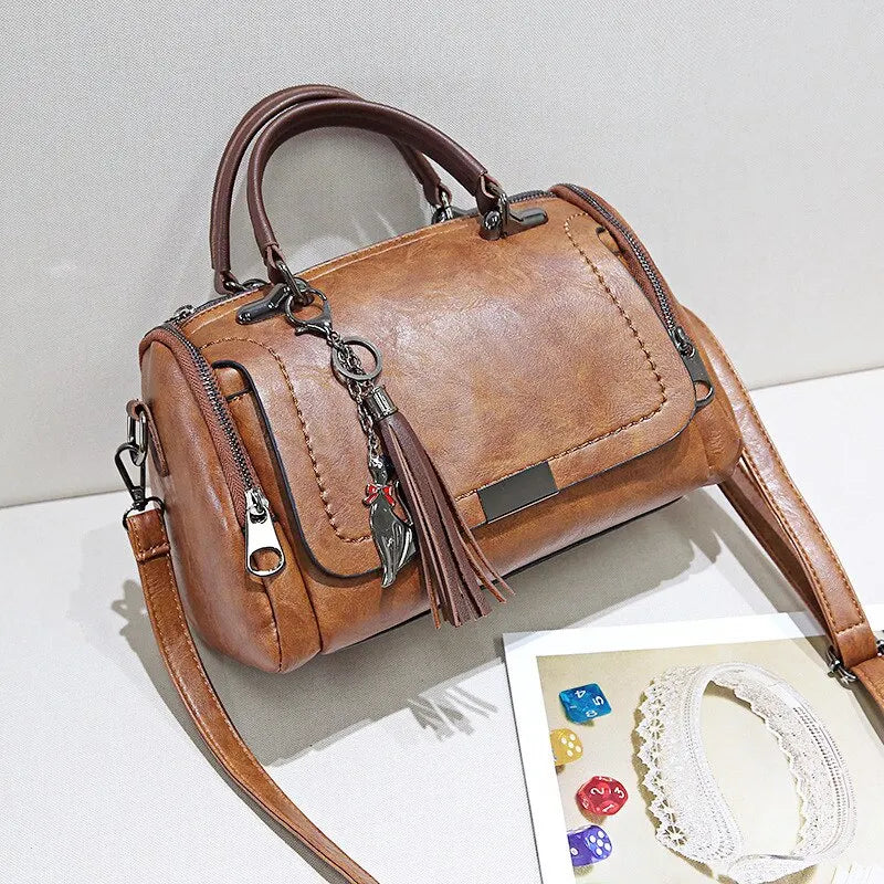 Stylish Shoulder Bag for Women with Retro Design