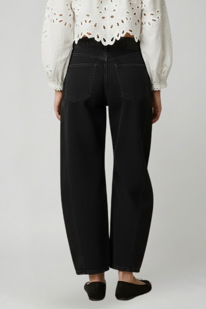 Effortless Relaxed Black Jeans for Women with High Waist Straight Leg Style