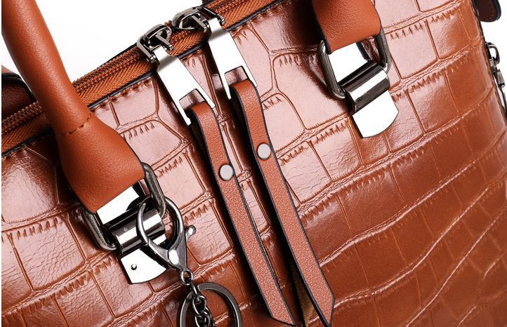 Stylish Handbag for Women with Set Design