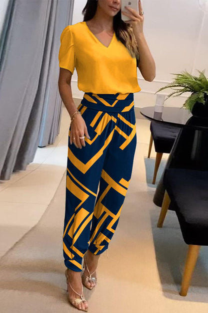Effortless Two-Piece Set for Women with V-Neck Short Sleeve Top Elastic Waist Wide Leg Pants Casual Style