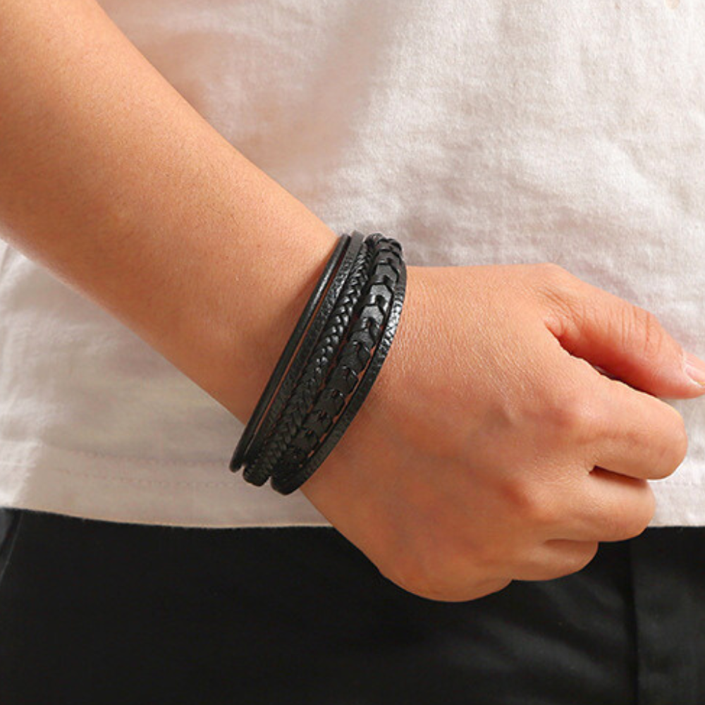 Elegant Bracelet for Men with Braided Viking Design