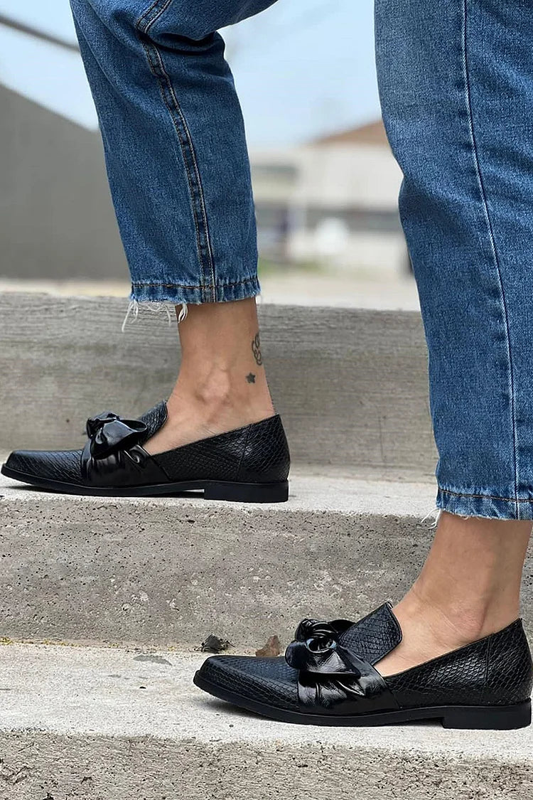 Comfortable Black Loafers for Women with Bow Style
