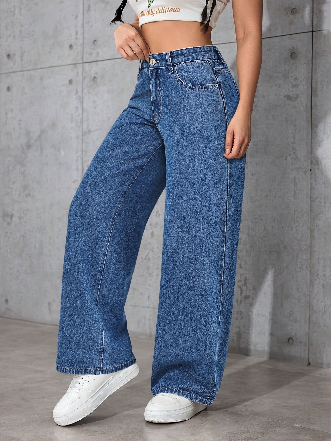 Effortless Relaxed Blue Wide Leg Jeans for Women with High Waist Flowing Style