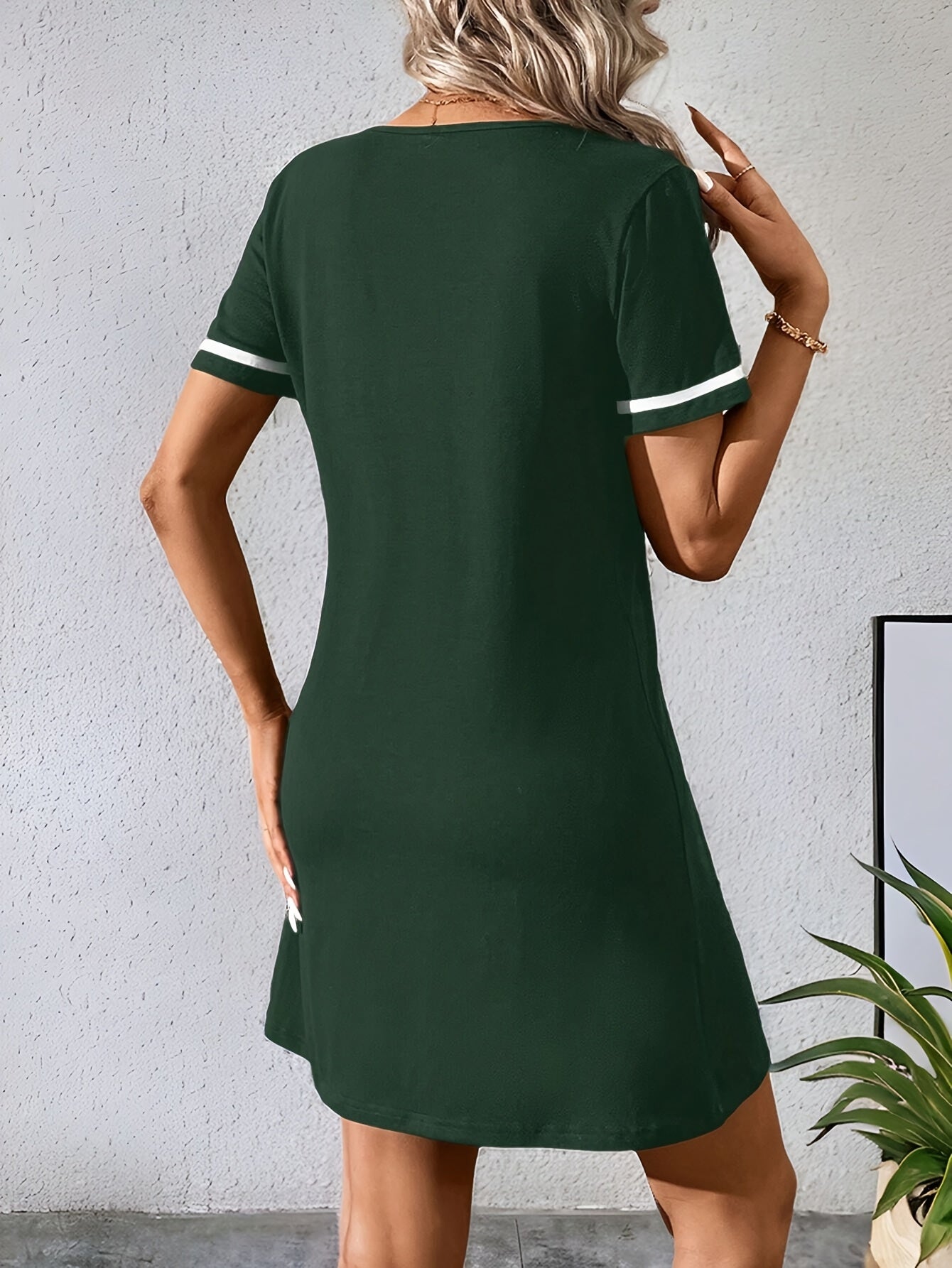 Elegant Color Block Evening Dress for Women with V Neck Shift Formal Wedding Guest Style