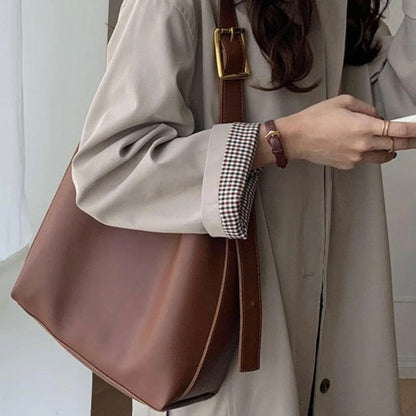 Elegant Shoulder Bag for Women with Buckle Design