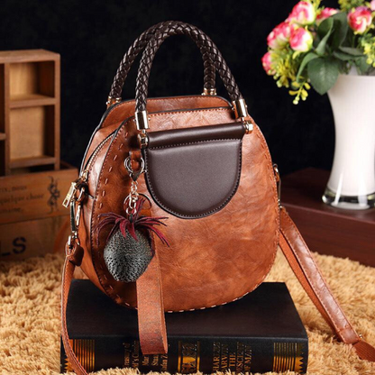 Elegant Shoulder Bag for Women with Minimalist Retro Design