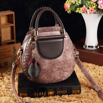 Elegant Shoulder Bag for Women with Minimalist Retro Design