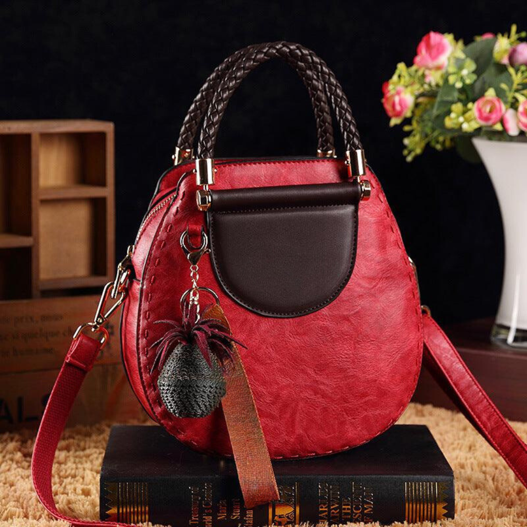 Elegant Shoulder Bag for Women with Minimalist Retro Design
