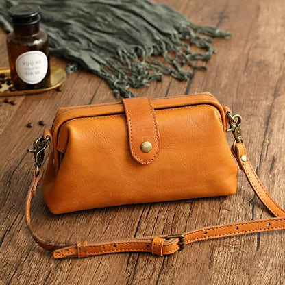 Elegant Crossbody Bag for Women with Minimalist Design