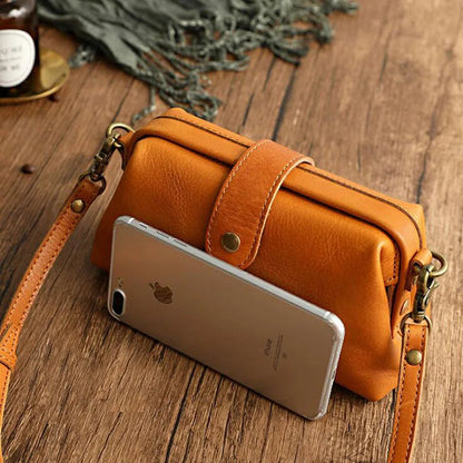Elegant Crossbody Bag for Women with Minimalist Design