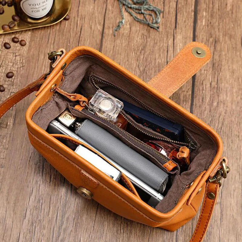 Elegant Crossbody Bag for Women with Minimalist Design