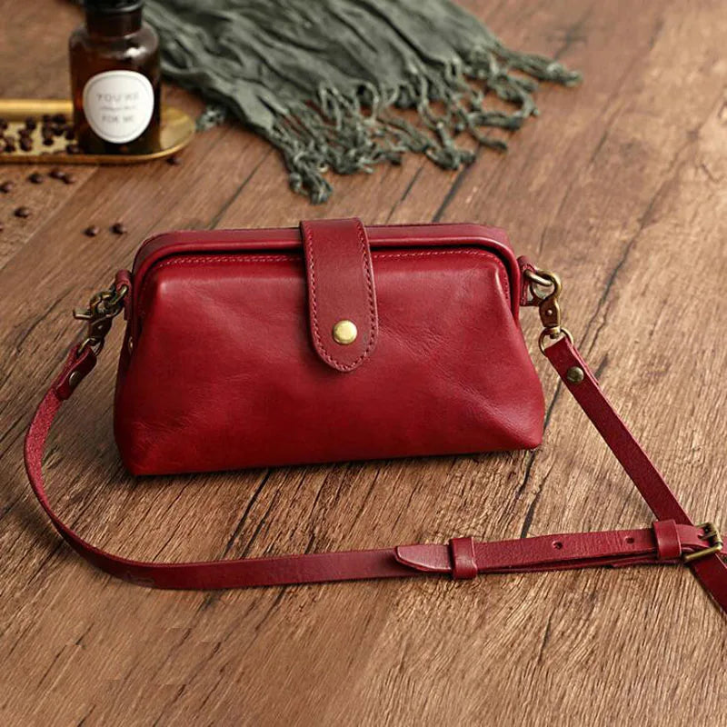 Elegant Crossbody Bag for Women with Minimalist Design