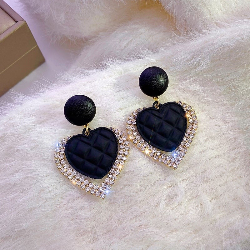 Elegant Earrings for Women with Black Gold Design