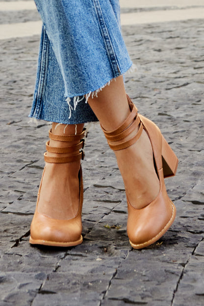Stylish Sandals for Women with Triple Ankle Strap Double Buckle Block Heel Open Toe Leather Style