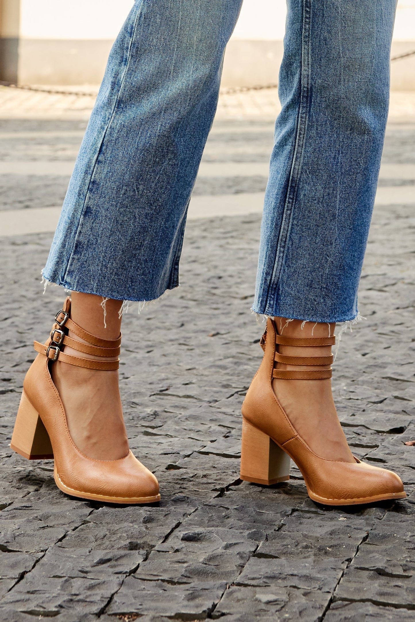 Stylish Sandals for Women with Triple Ankle Strap Double Buckle Block Heel Open Toe Leather Style