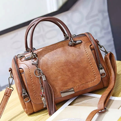 Stylish Shoulder Bag for Women with Retro Design