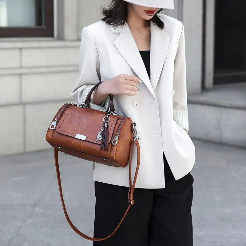 Stylish Shoulder Bag for Women with Retro Design
