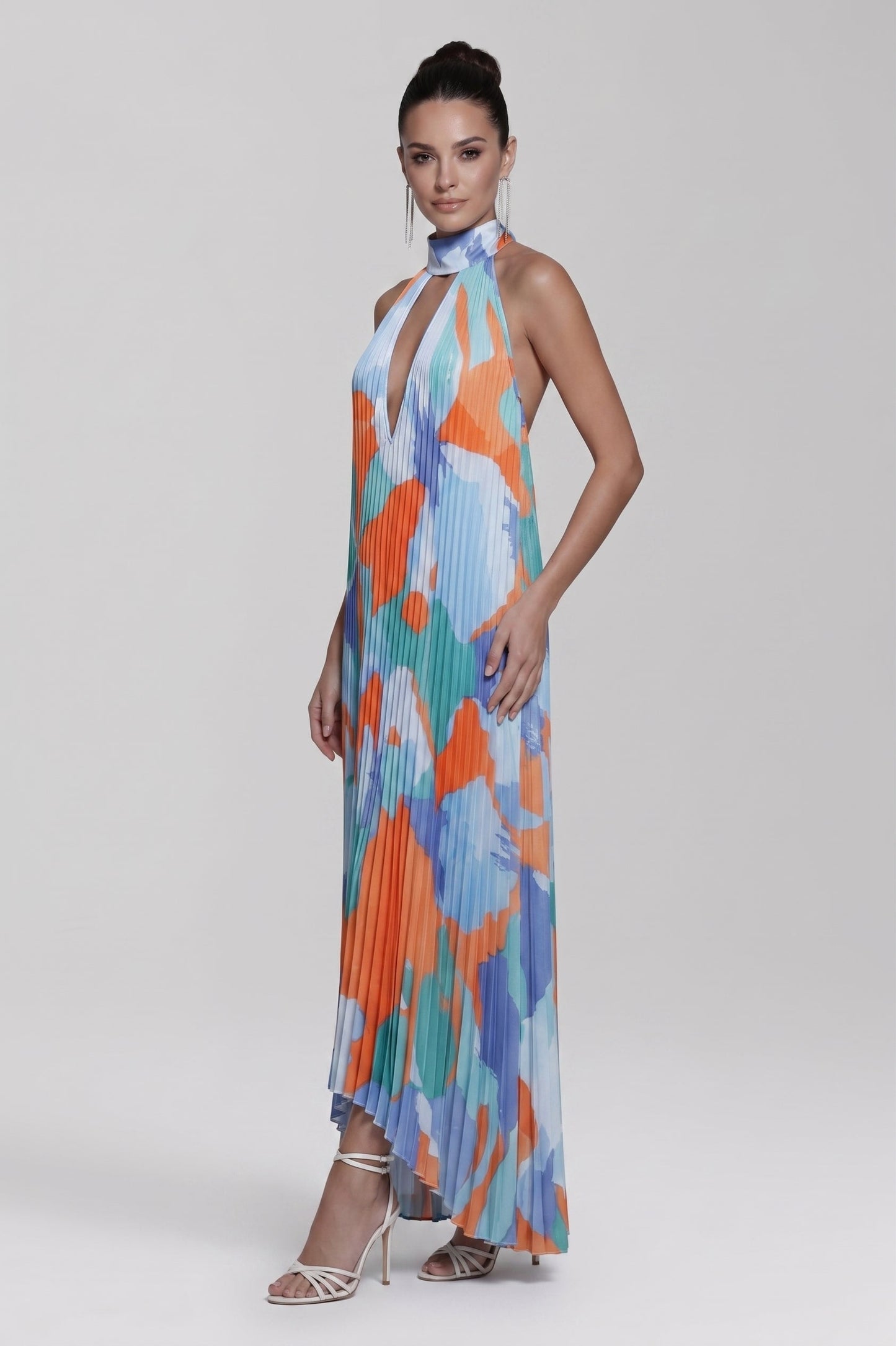 Effortless Floral Print Maxi Dresses for Women with Halter Neck Sleeveless Pleated Skirt Summer Style