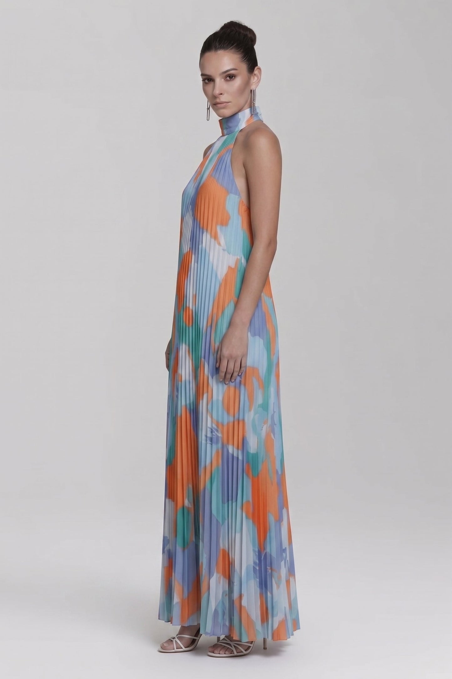 Effortless Floral Print Maxi Dresses for Women with Halter Neck Sleeveless Pleated Skirt Summer Style