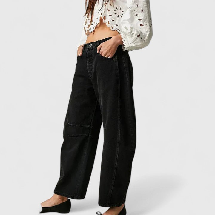 Effortless Relaxed Black Barrel Jeans for Women with High Waist Tapered Style