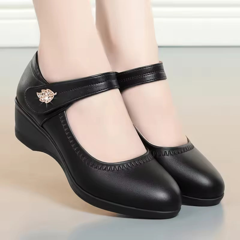 Comfortable Slip On Shoes for Women with Round Toe Style
