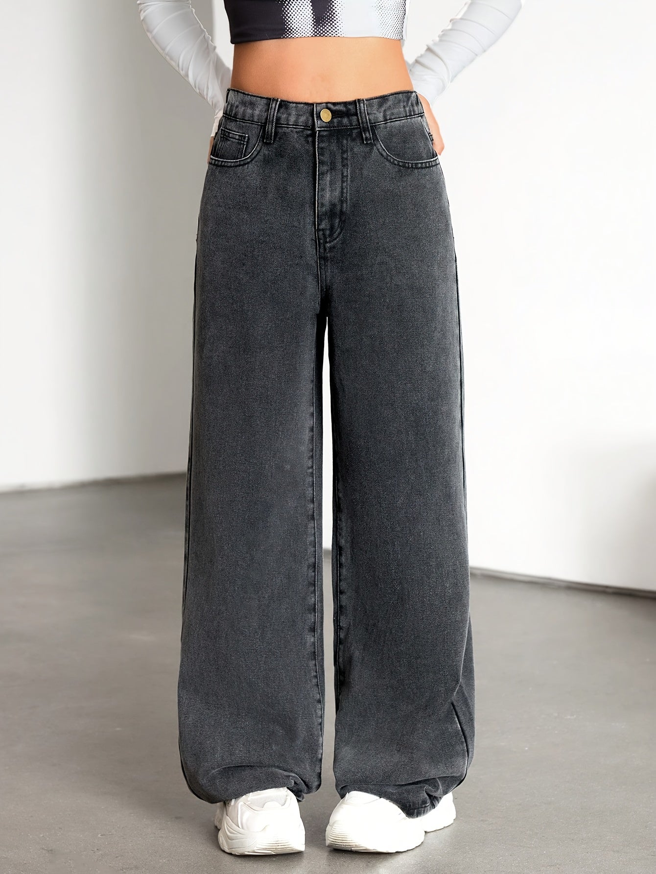 Effortless Relaxed Grey Wide Leg Jeans for Women with High Waist Faded Wash Style