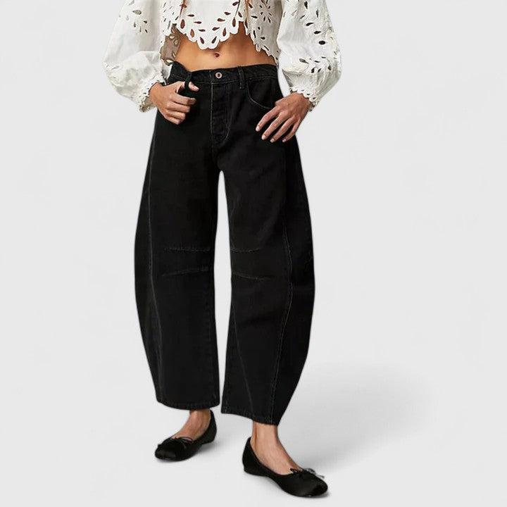 Effortless Relaxed Black Barrel Jeans for Women with High Waist Tapered Style