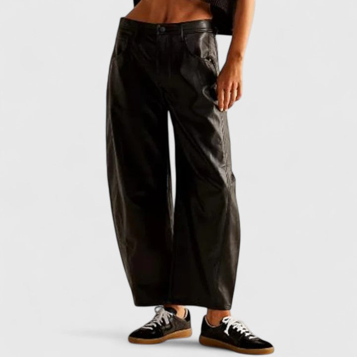 Effortless Relaxed Black Barrel Jeans for Women with High Waist Tapered Style