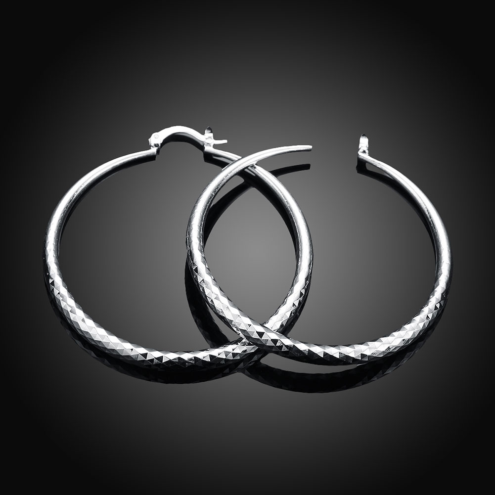 Elegant Earrings for Women with Retro Silver Design