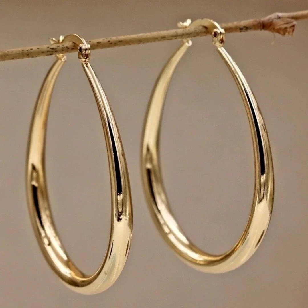 Elegant Earrings for Women with Sophisticated Gold Design