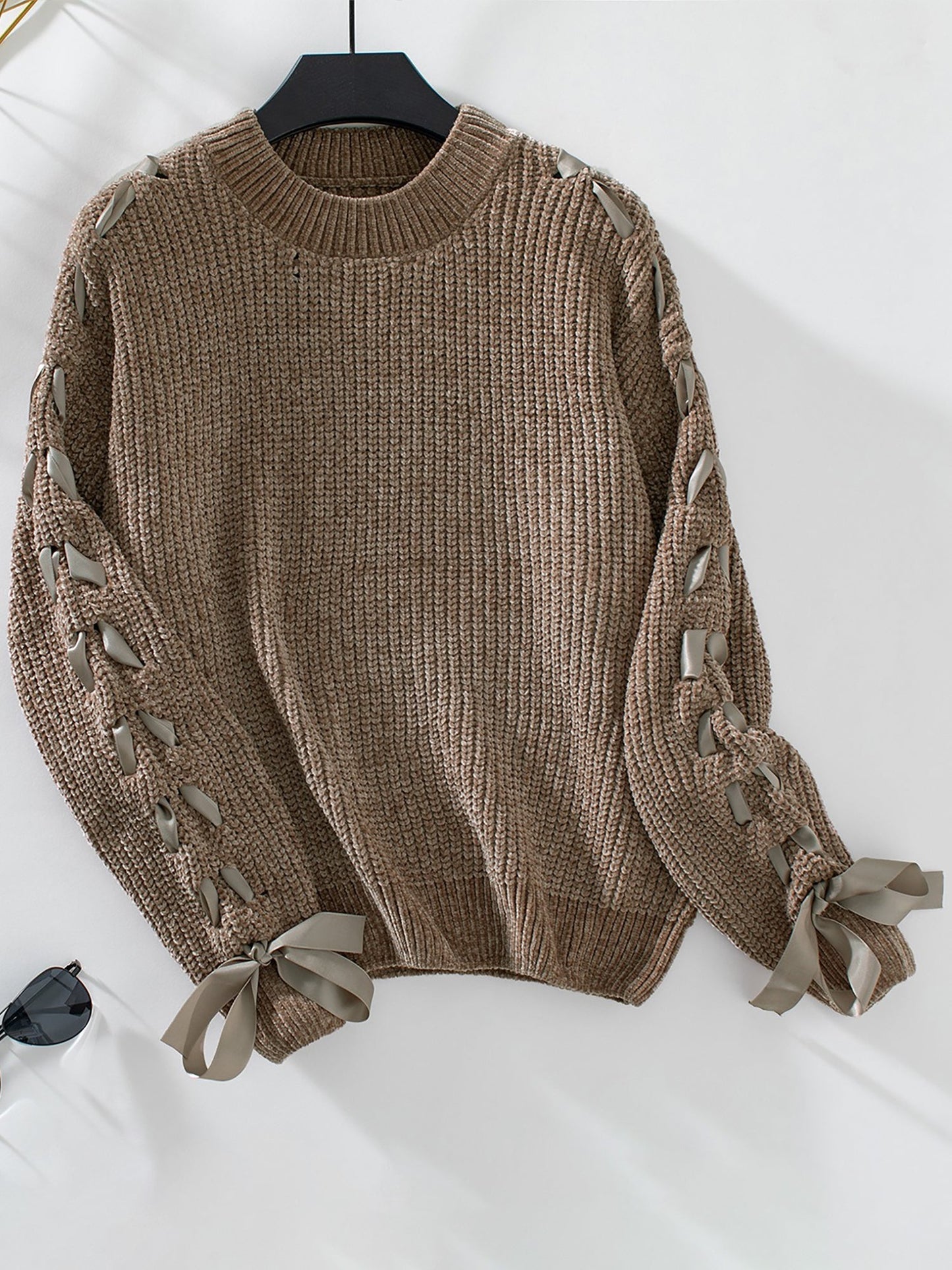 Comfortable Cable Knit Sweater for Women with Crew Neck Cinched Cuff Style